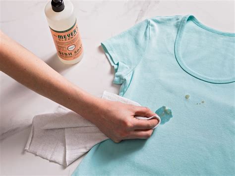 how to remove stains from jeans